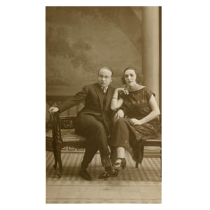 Sepia photo of Arthur (left) and Julia Szyk (right) in Paris in 1920s.